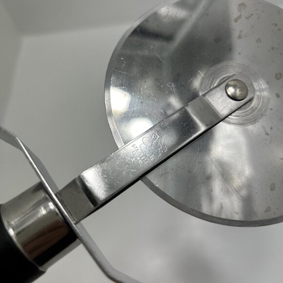 The Pampered Chef Pizza Cutter with Cover Stainless Steel Black Handle - Picture 2 of 6